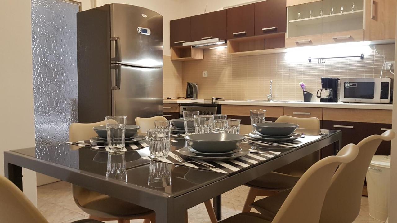 Palette Apartment Chocolate - Athens Center, 6 Bd, 3 Bath Atenas Exterior foto